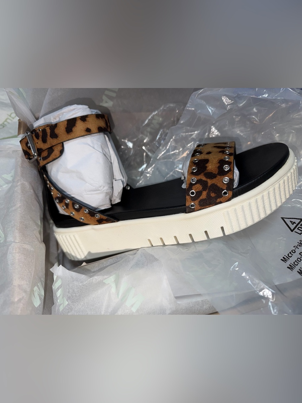 Mia 7.5 NWT Leopard Studded Platform Sandal - Brown/Black